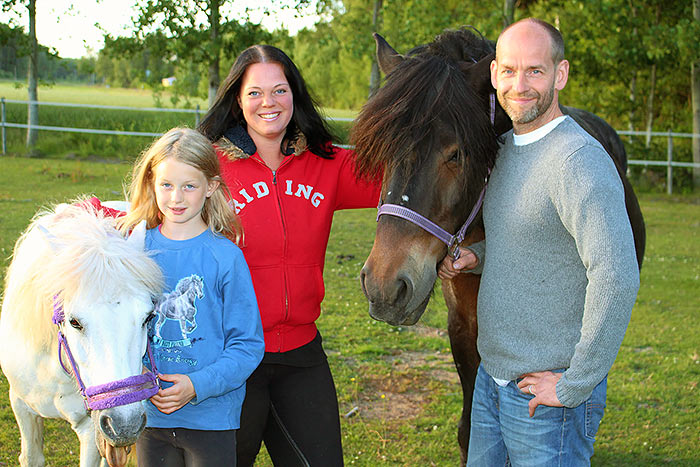 Familjen Lundgren Miniryttarnas Ridlekis